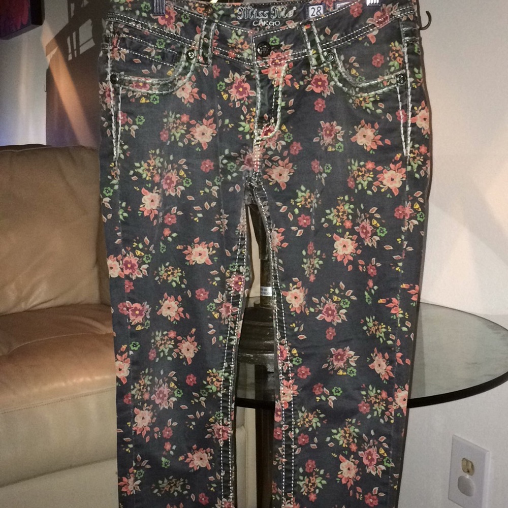 Miss me floral jeans. New condition!